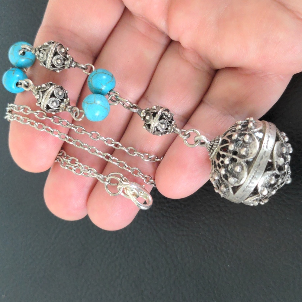 Vintage silver tone exotic filigree necklace with blue turquoise (?) stones - Picture 2 of 7